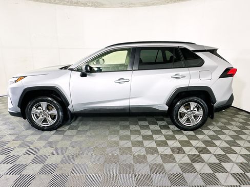 Certified 2025 Toyota RAV4 LE AWD/4WD image 6