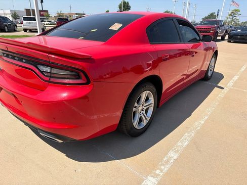 Used 2022 Dodge Charger SXT RWD image 4