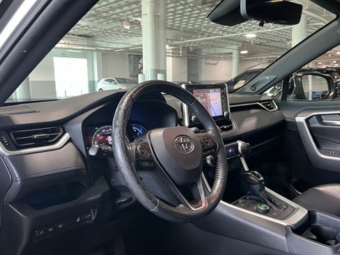 Used 2020 Toyota RAV4 XSE AWD/4WD image 17