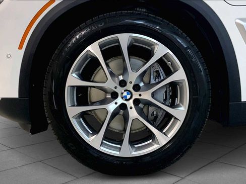 New 2026 BMW X5 xDrive50e image 11