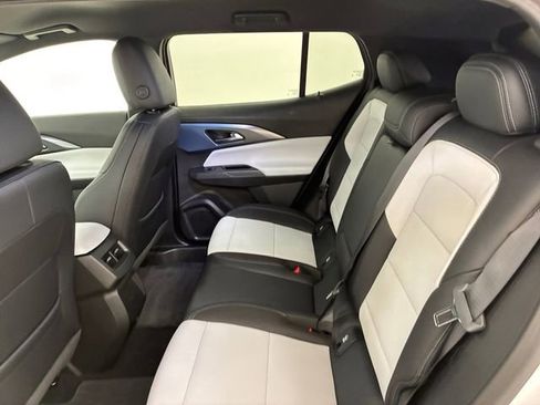 Certified 2025 Chevrolet Equinox EV LT FWD image 18