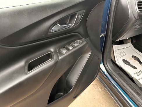 Used 2021 Chevrolet Equinox LT w/ LPO, Floor Liner Package FWD image 16