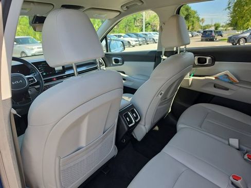 Certified 2025 Kia Sorento S FWD image 10