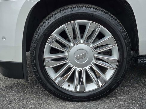 Used 2019 Cadillac Escalade ESV Platinum AWD/4WD image 12
