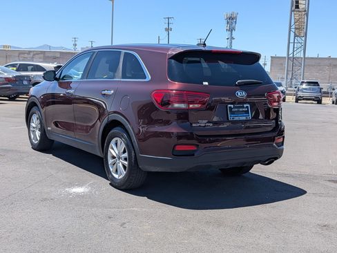 Used 2019 Kia Sorento AWD V6 image 3