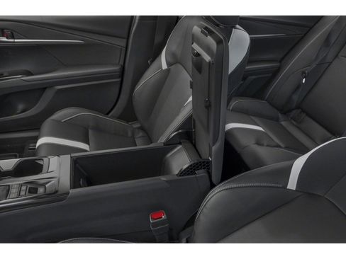 New 2026 Toyota Camry Hybrid FWD image 9