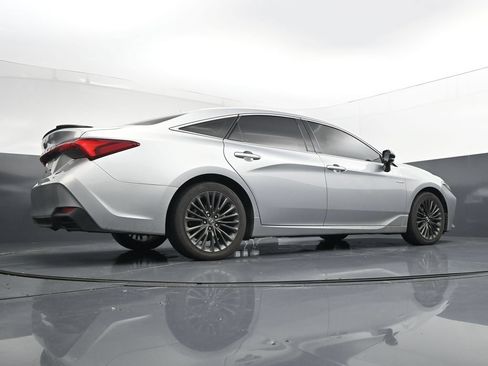 Used 2020 Toyota Avalon XSE FWD image 29