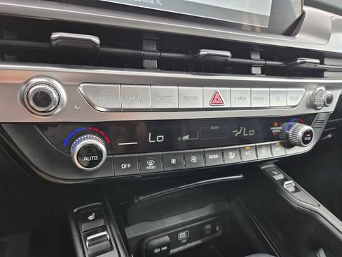 Used 2025 Kia Telluride S FWD image 27