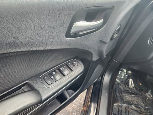 Used 2018 Dodge Charger SXT image 10