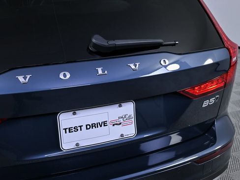 Certified 2025 Volvo V60 B5 Cross Country Ultra image 38