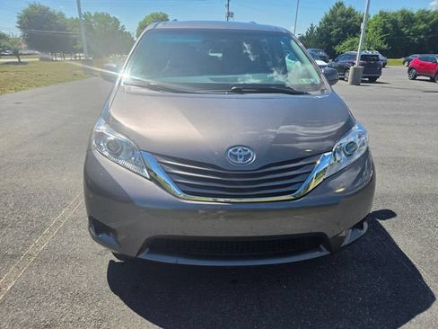 Used 2017 Toyota Sienna LE w/ Protection Package AWD/4WD image 21