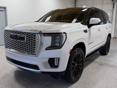Used 2021 GMC Yukon Denali w/ Denali Premium Package AWD/4WD image 2