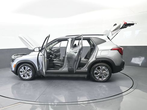 Used 2024 Kia Seltos S FWD image 73