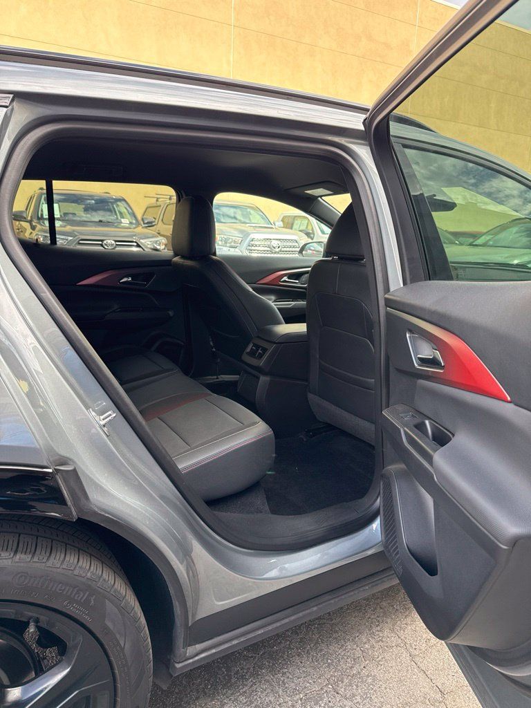 Used 2024 Chevrolet Equinox EV RS FWD image 15