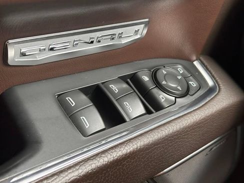 Used 2023 GMC Sierra 1500 Denali AWD/4WD image 19