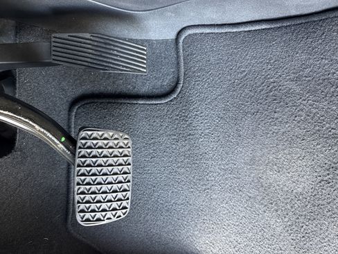 Used 2023 GMC Terrain AT4 image 23