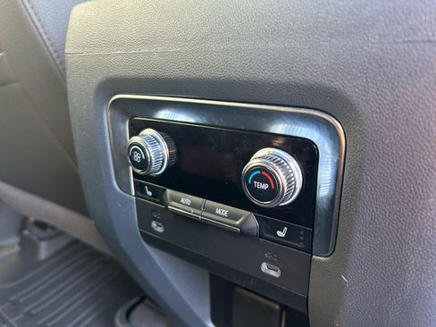 Used 2022 GMC Yukon XL Denali image 27