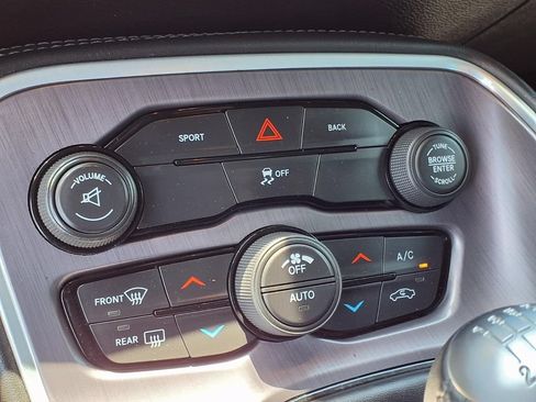 Used 2016 Dodge Challenger R/T w/ Sound Group RWD image 10