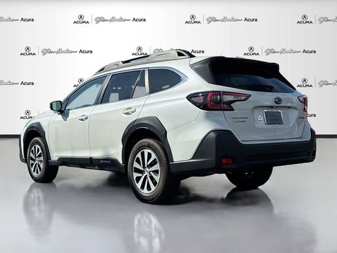 Used 2023 Subaru Outback Premium image 6