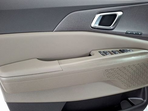 New 2026 Kia Carnival EX image 8