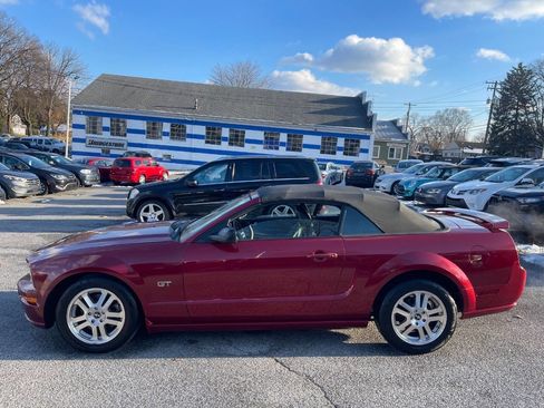 Used 2006 Ford Mustang GT image 3