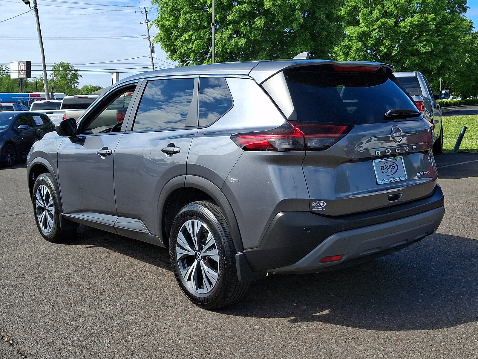 Used 2023 Nissan Rogue SV AWD/4WD image 6
