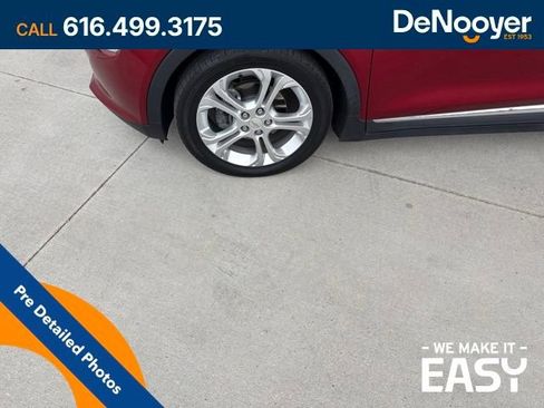 Used 2020 Chevrolet Bolt LT FWD image 11