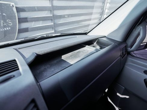 Used 2018 Mercedes-Benz Sprinter 2500 image 73