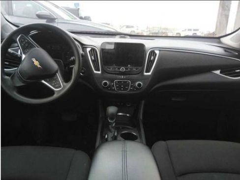 Used 2023 Chevrolet Malibu LT image 3