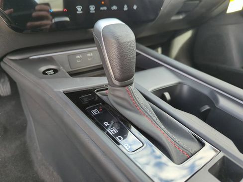 New 2026 Nissan Sentra SR w/ Floor Mat Package FWD image 27