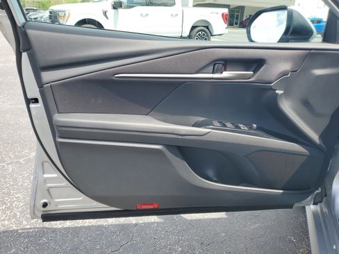 Used 2025 Toyota Camry LE image 17