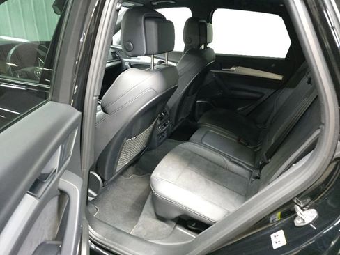Used 2024 Audi Q5 e Premium Plus w/ Premium Plus Package AWD/4WD image 31