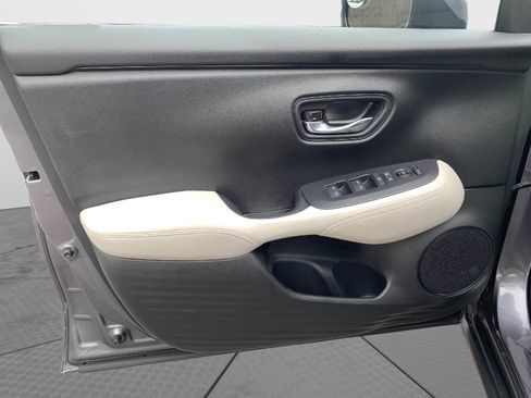 Certified 2024 Honda HR-V LX image 9