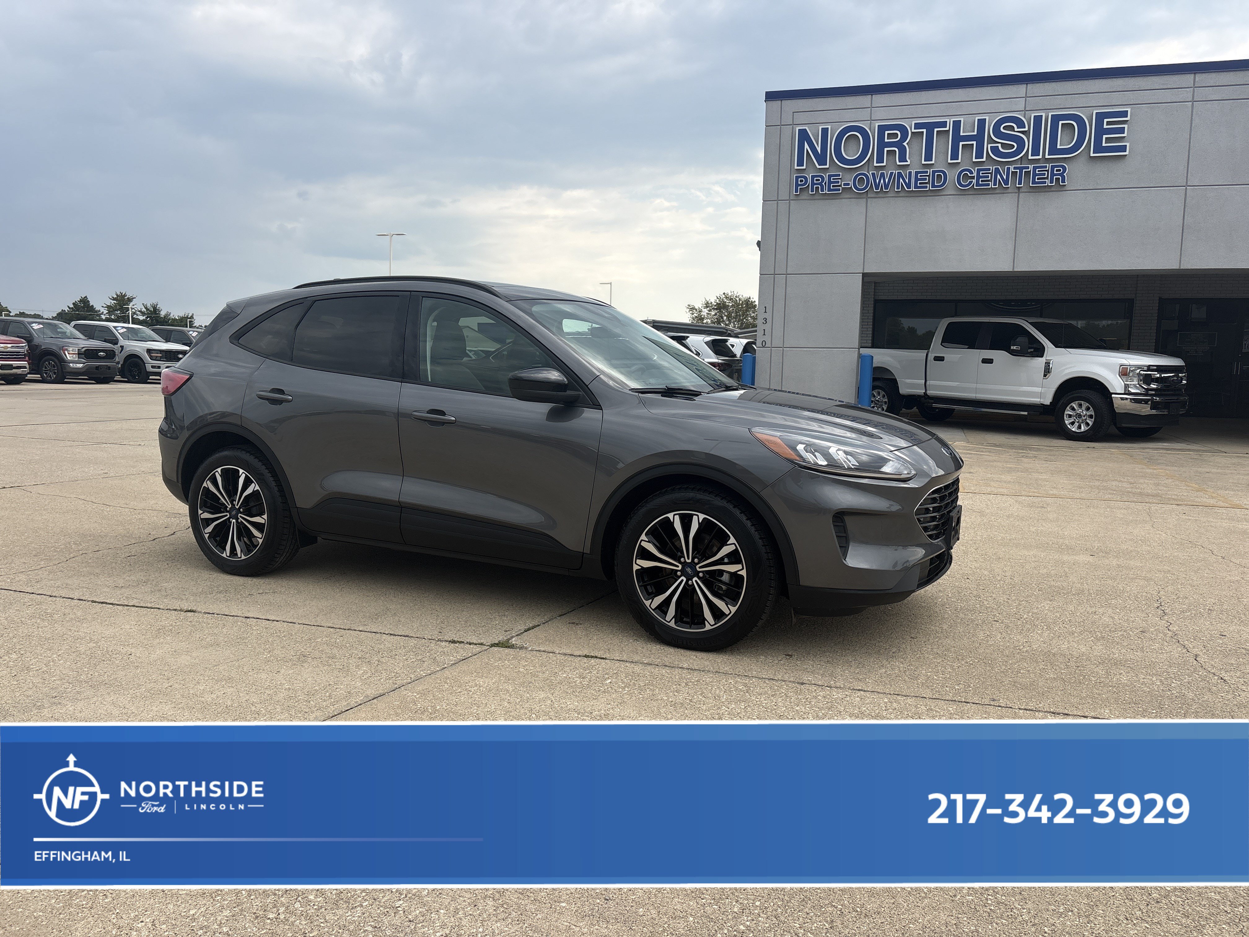 Used 2021 Ford Escape SE w/ SE Sport Appearance Package FWD image 1