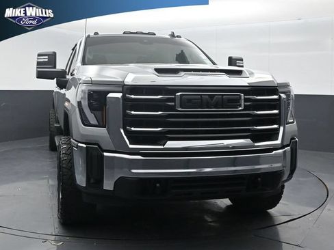 Used 2025 GMC Sierra 2500 SLE w/ SLE Value Package; AWD/4WD image 2