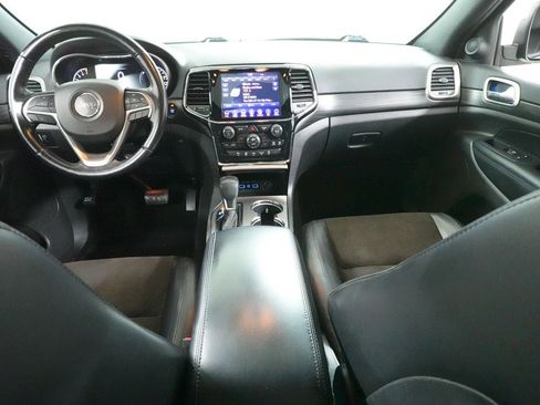 Used 2019 Jeep Grand Cherokee Altitude image 11