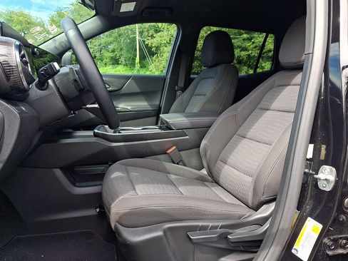 Used 2025 Chevrolet Equinox LT AWD/4WD image 13
