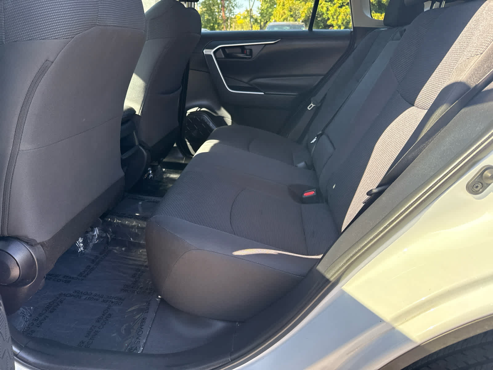 Used 2019 Toyota RAV4 LE w/ Carpet Mat Package AWD/4WD image 13