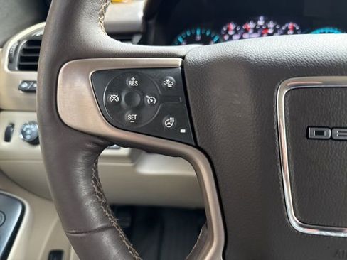 Used 2017 GMC Yukon Denali image 13