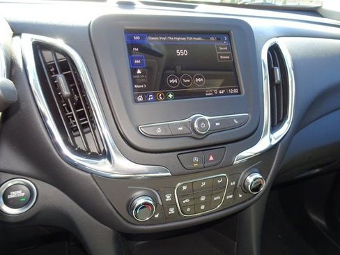 Used 2023 Chevrolet Equinox LT image 18