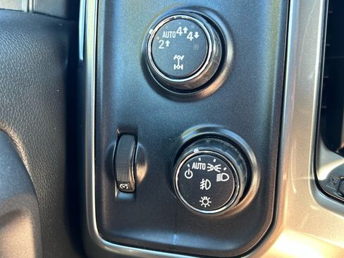 Used 2017 Chevrolet Silverado 1500 LTZ Z71 w/ Midnight Edition AWD/4WD image 19