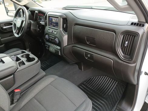 Used 2025 Chevrolet Silverado 2500 Custom w/ Custom Convenience Package image 30