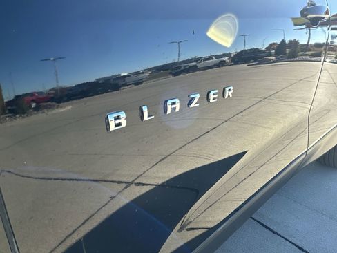 Used 2025 Chevrolet Blazer LT image 32