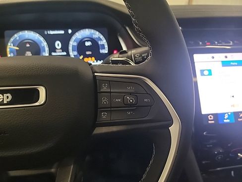 New 2025 Jeep Grand Cherokee L Limited w/ Luxury Tech Group II image 16