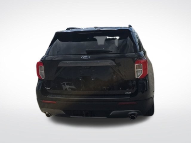 Used 2023 Ford Explorer XLT w/ Equipment Group 202A RWD image 4