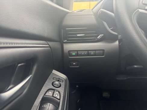 Used 2025 Nissan Sentra SV FWD image 30