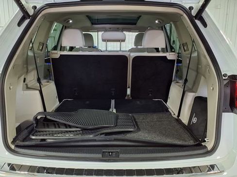 Used 2024 Volkswagen Atlas SEL Premium R-Line image 11