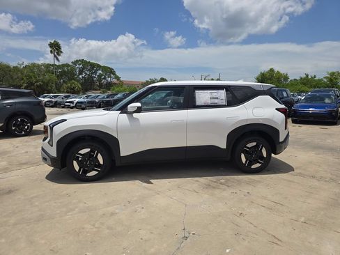 New 2027 Kia Seltos LX FWD image 5