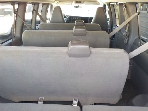 Used 2017 Chevrolet Express 3500 LT w/ LT Preferred Equipment Group RWD image 18