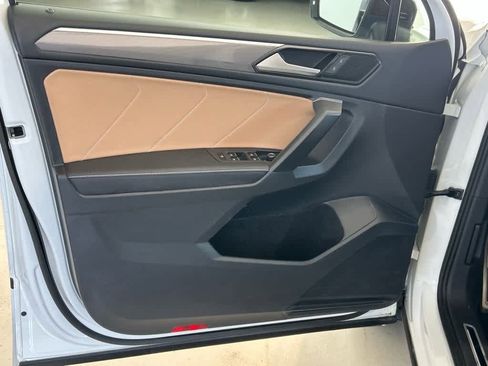 Certified 2023 Volkswagen Tiguan SE R-Line image 10